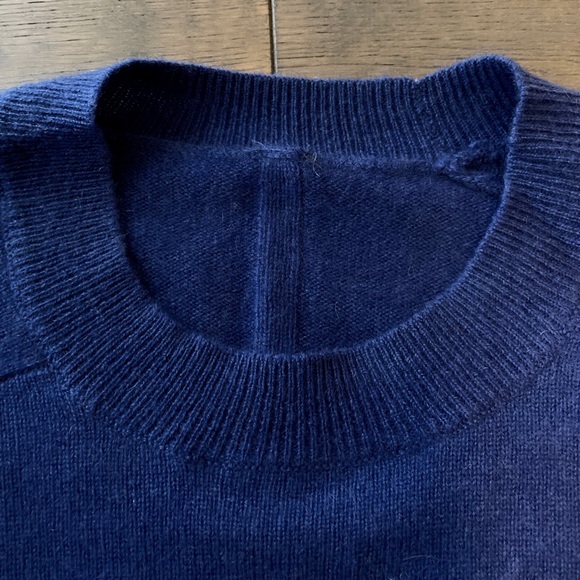 💝 Aritzia The Group By Babaton Luxe Cashmere Sweater Blue XXS - Picture 4 of 6